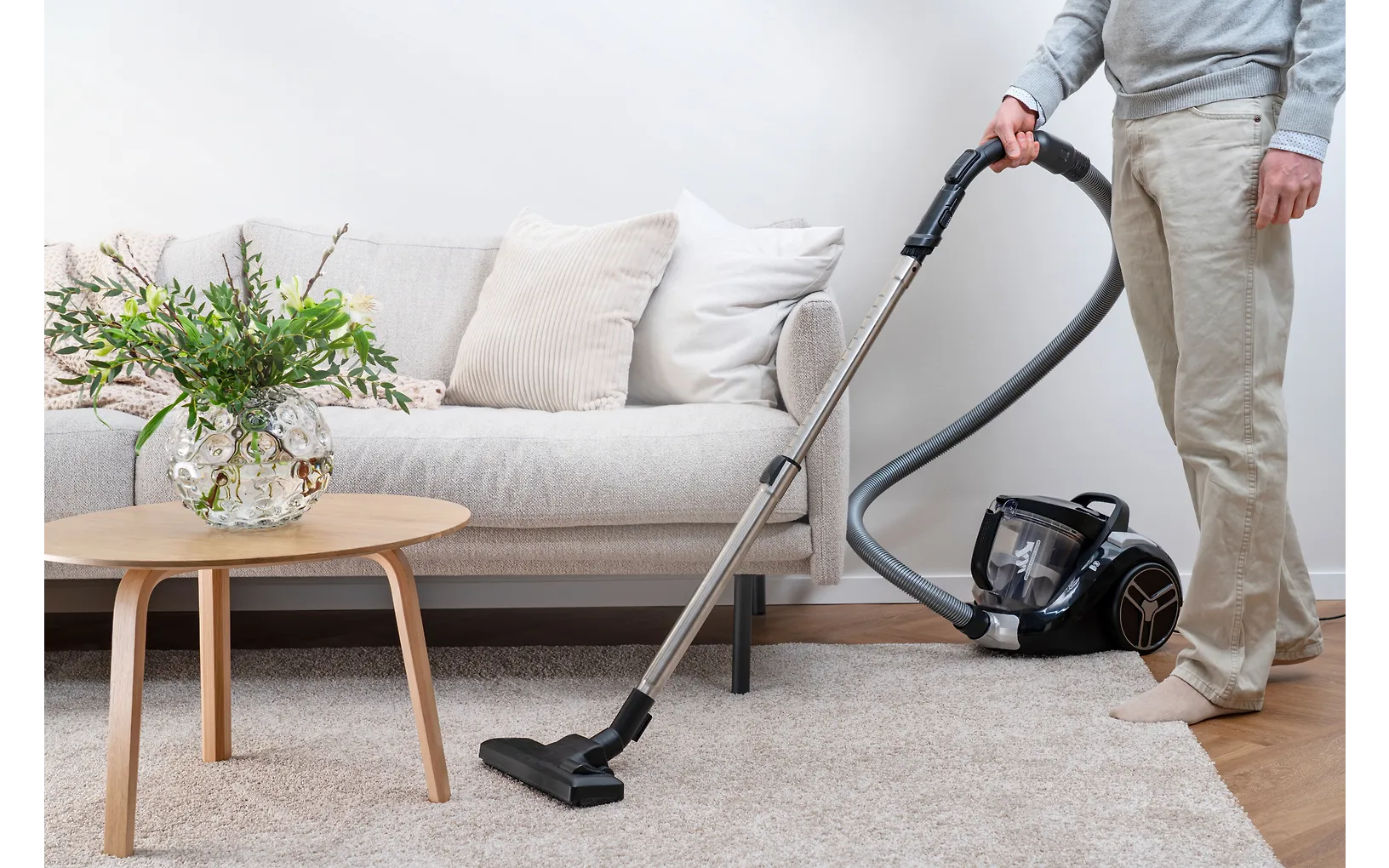 OBH Nordica Compact Power XXL Bagless -pölypussiton pölynimuri, musta Arvosana 4.1/5 perustuen 40 arvosteluun