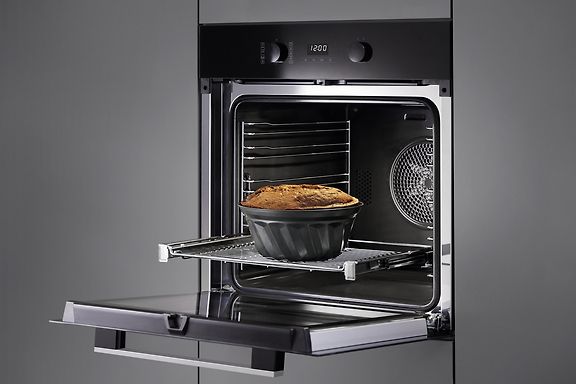 Miele H 2455 BP -kalusteuuni, musta – kuva 5
