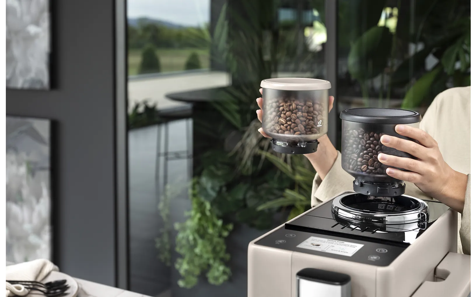 DeLonghi Rivelia EXAM440.55.BG kahviautomaatti, beige