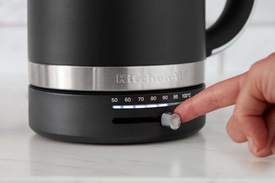 KitchenAid 5KEK1701EBM vedenkeitin, mattamusta