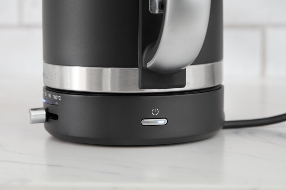 KitchenAid 5KEK1701EBM vedenkeitin, mattamusta