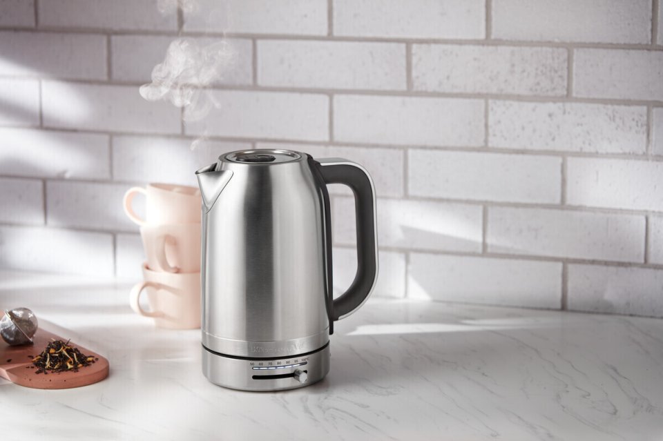 KitchenAid 5KEK1701ESX vedenkeitin, ruostumaton teräs