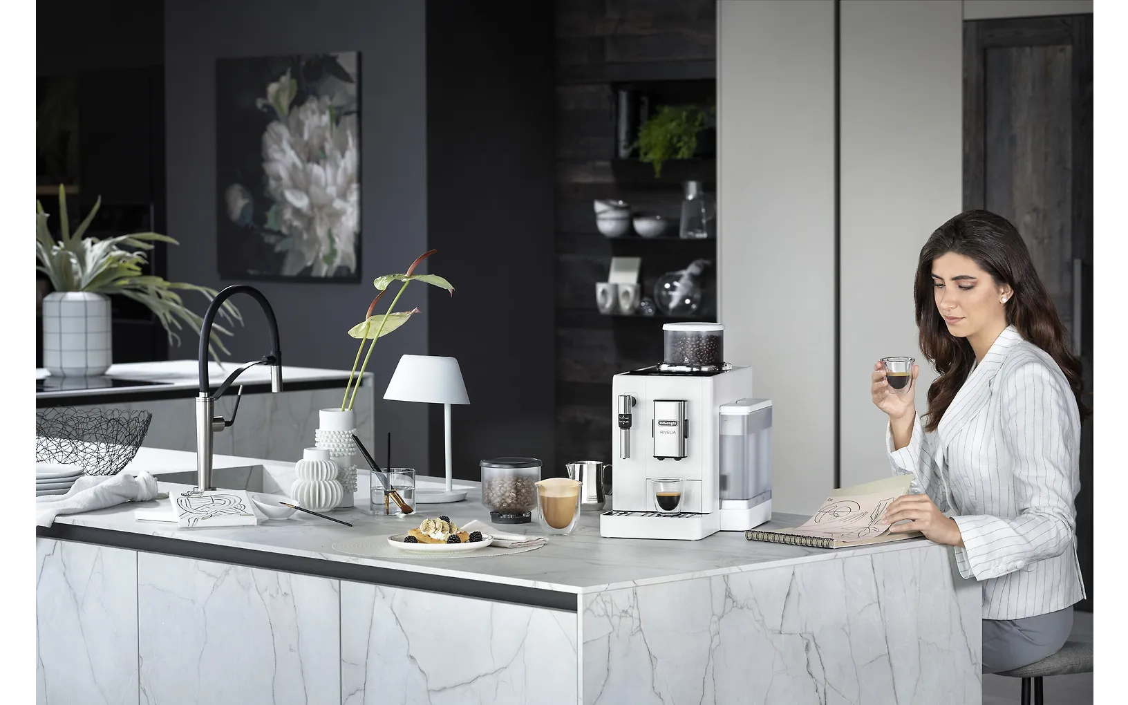 DeLonghi EXAM440.35.W Rivelia kaffemaskin