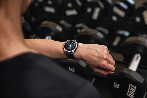 Garmin Fenix E -urheilukello, 47 mm, teräksenharmaa / musta – kuva 10