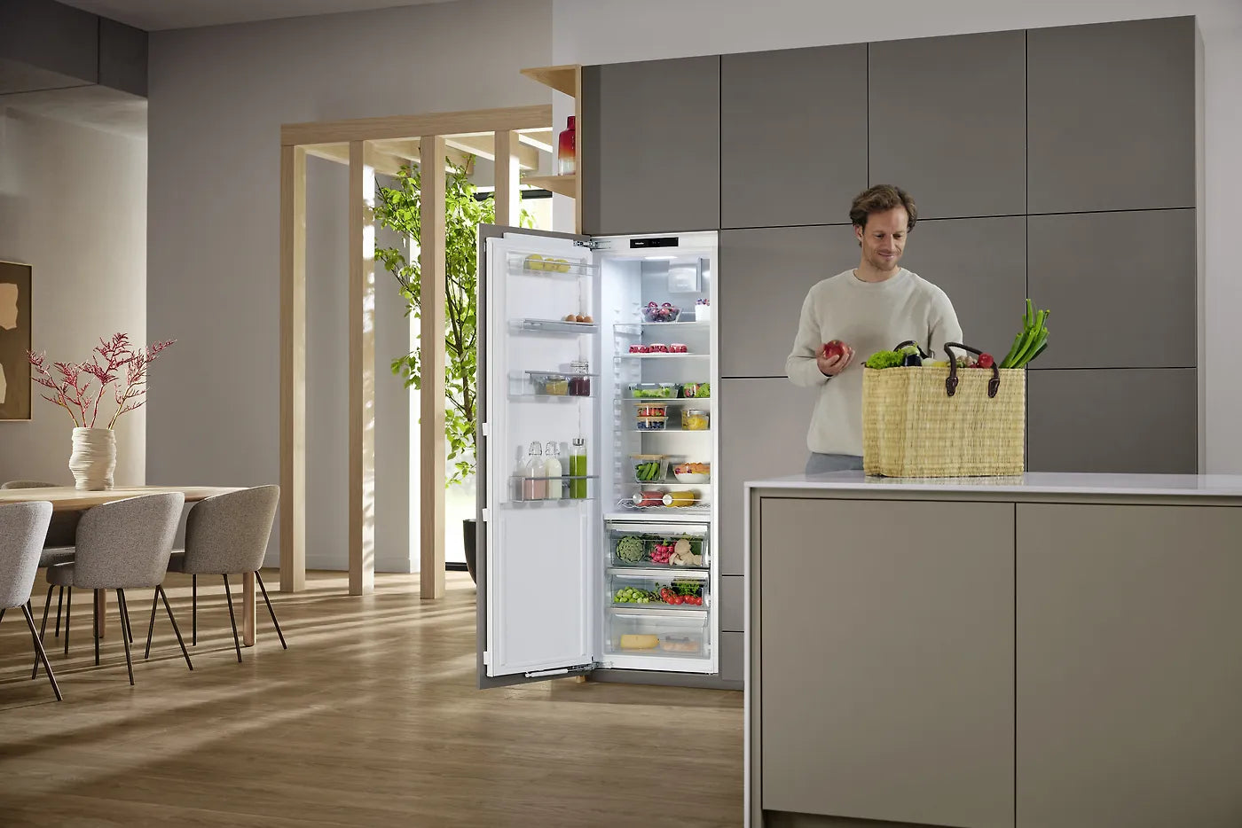 Miele K 7747 C 125 GalaEdition jääkaappi, integroitava