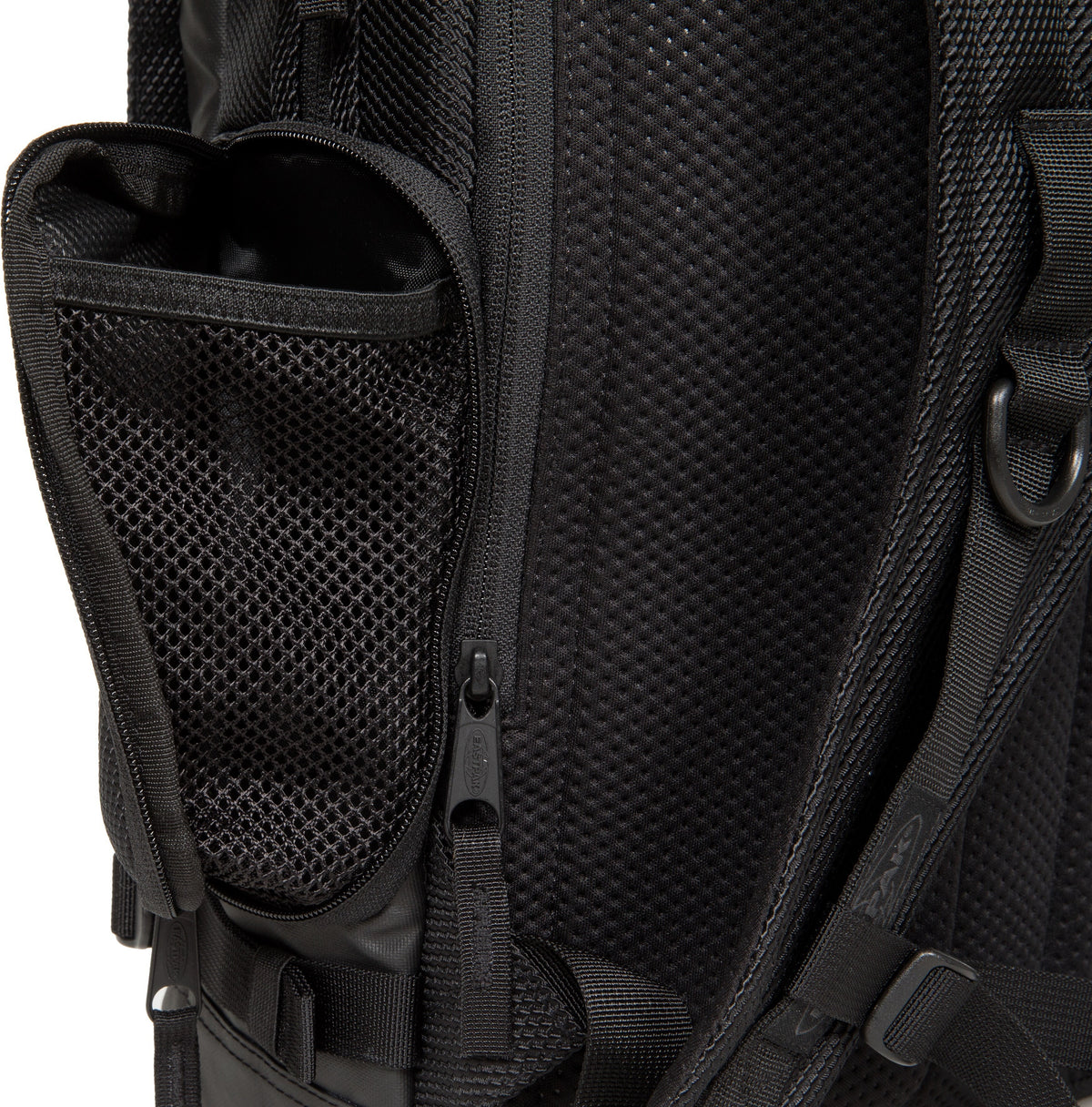 Eastpak TECUM M Cnnct Coat -reppu, musta – kuva 6
