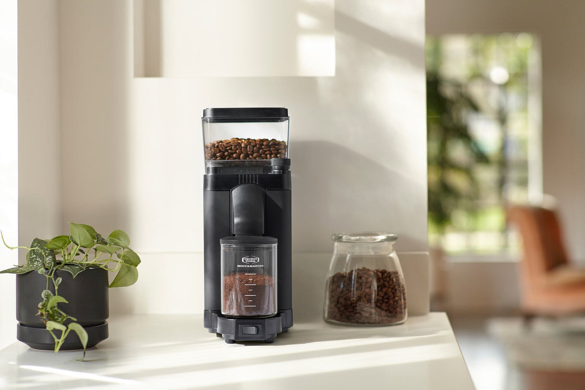 Moccamaster KM5 Burr kahvimylly, mattamusta