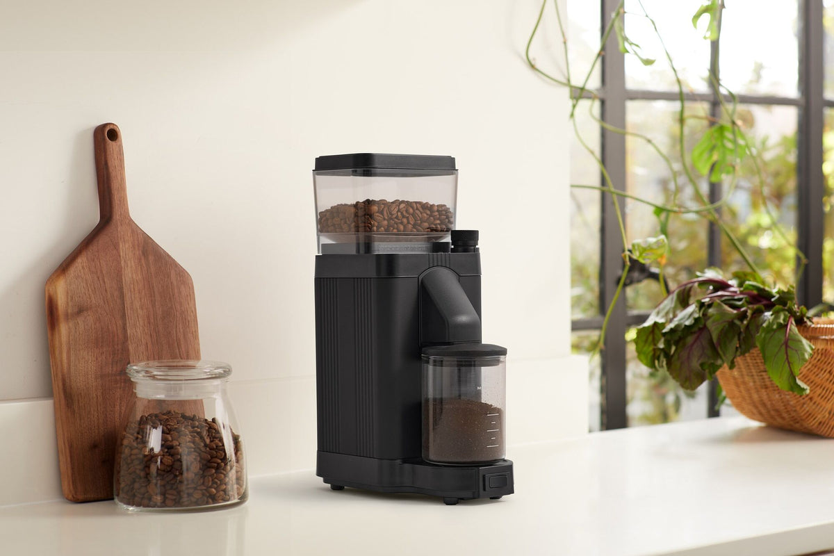 Moccamaster KM5 Burr kahvimylly, mattamusta