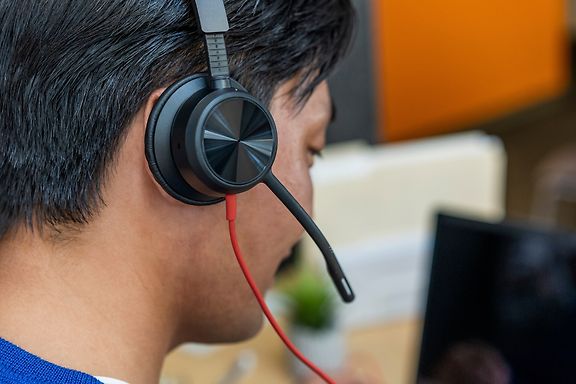 Poly Blackwire 8225 USB-C -stereokuulokemikrofoni + USB-C/A-sovitin, Teams (8X225AA) – kuva 3