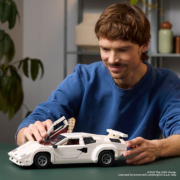 LEGO Icons 10337 – Lamborghini Countach 5000 Quattrovalvole – kuva 4