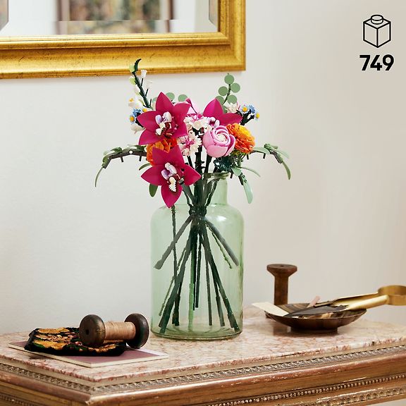 LEGO Botanicals 10342 – Kaunis vaaleanpunainen kukkakimppu – kuva 2