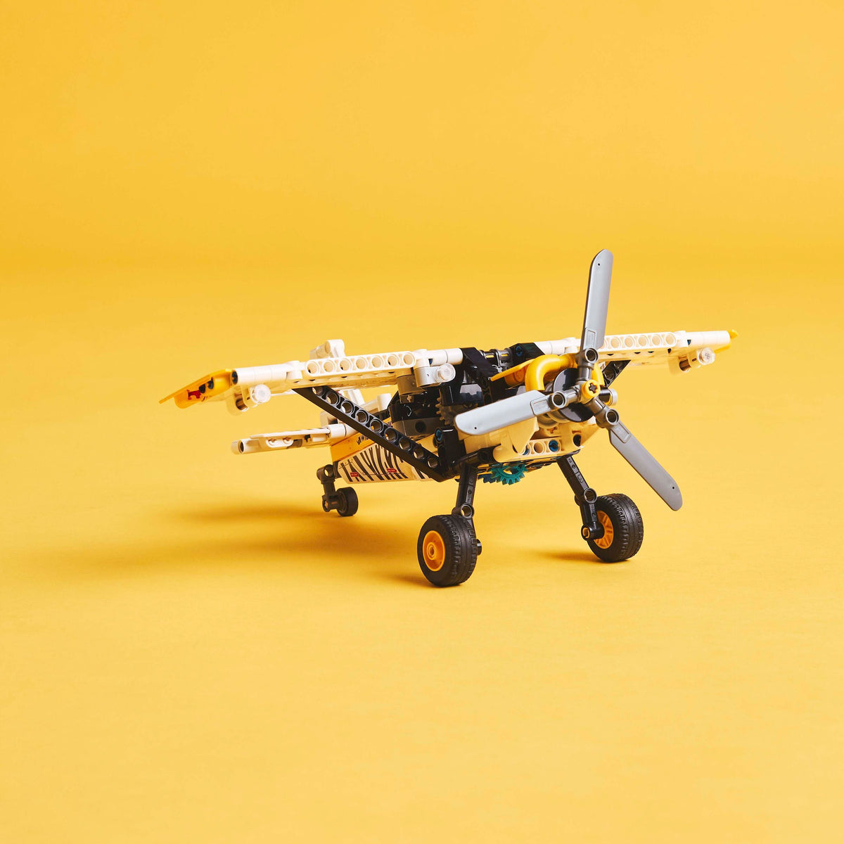 LEGO Technic 42198 – Syrjäseudun pienkone – kuva 11