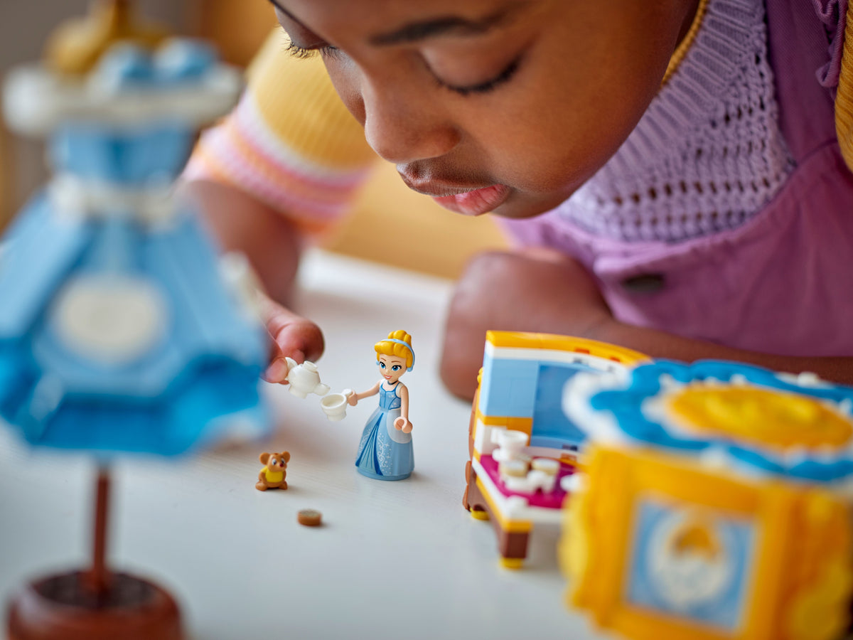 LEGO Disney Princess 43266 – Tuhkimon mekko – kuva 14