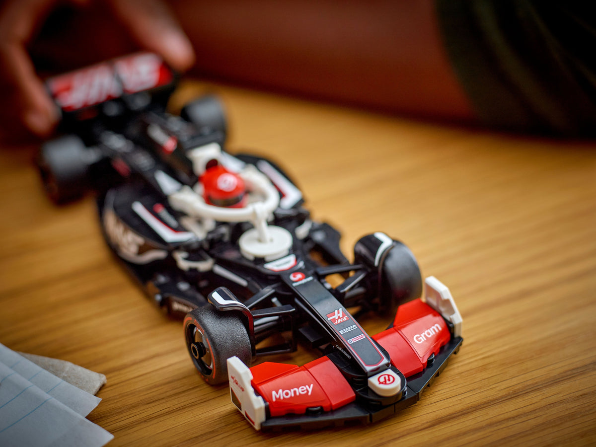 LEGO Speed Champions Speed 77250 – MoneyGram Haas F1® Team VF-24 ‑kilpa-auto 15