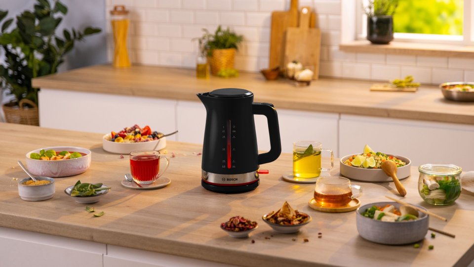 Bosch MyMoment TWK4M223 vedenkeitin, musta