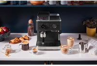 KitchenAid puoliautomaattinen espressokone kahvimyllyllä, 5KES6551, musta – kuva 4