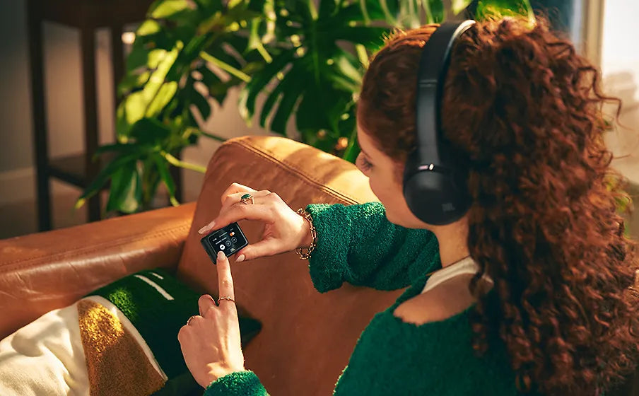 JBL Tour One M3 langattomat vastamelukuulokkeet, musta