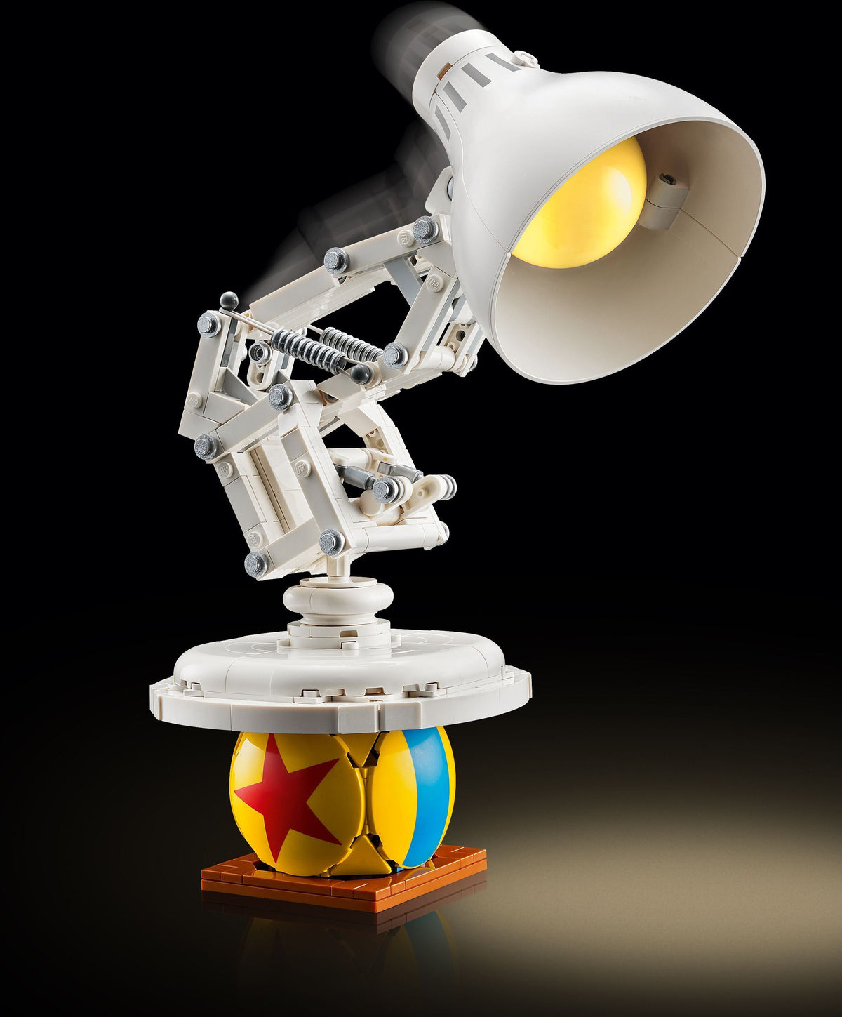 LEGO Ideas 21357 Disney Pixar Luxo Jr – kuva 6
