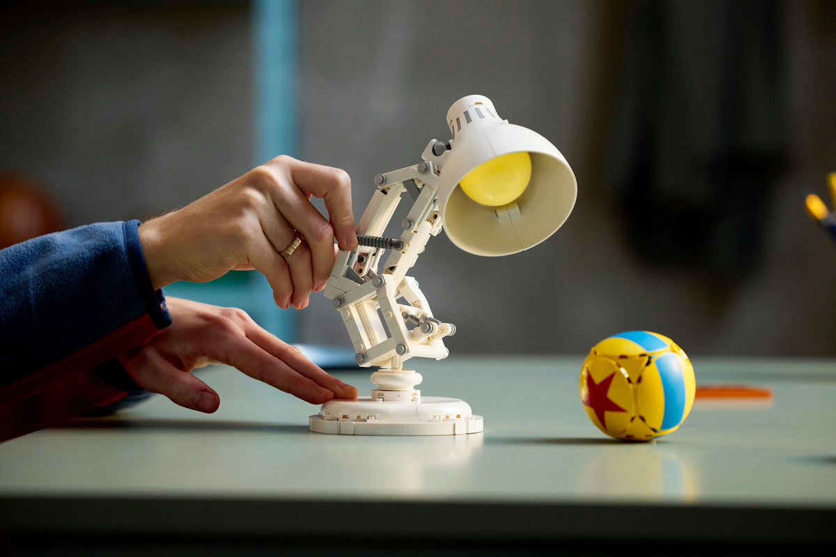 LEGO Ideas 21357 Disney Pixar Luxo Jr – kuva 10