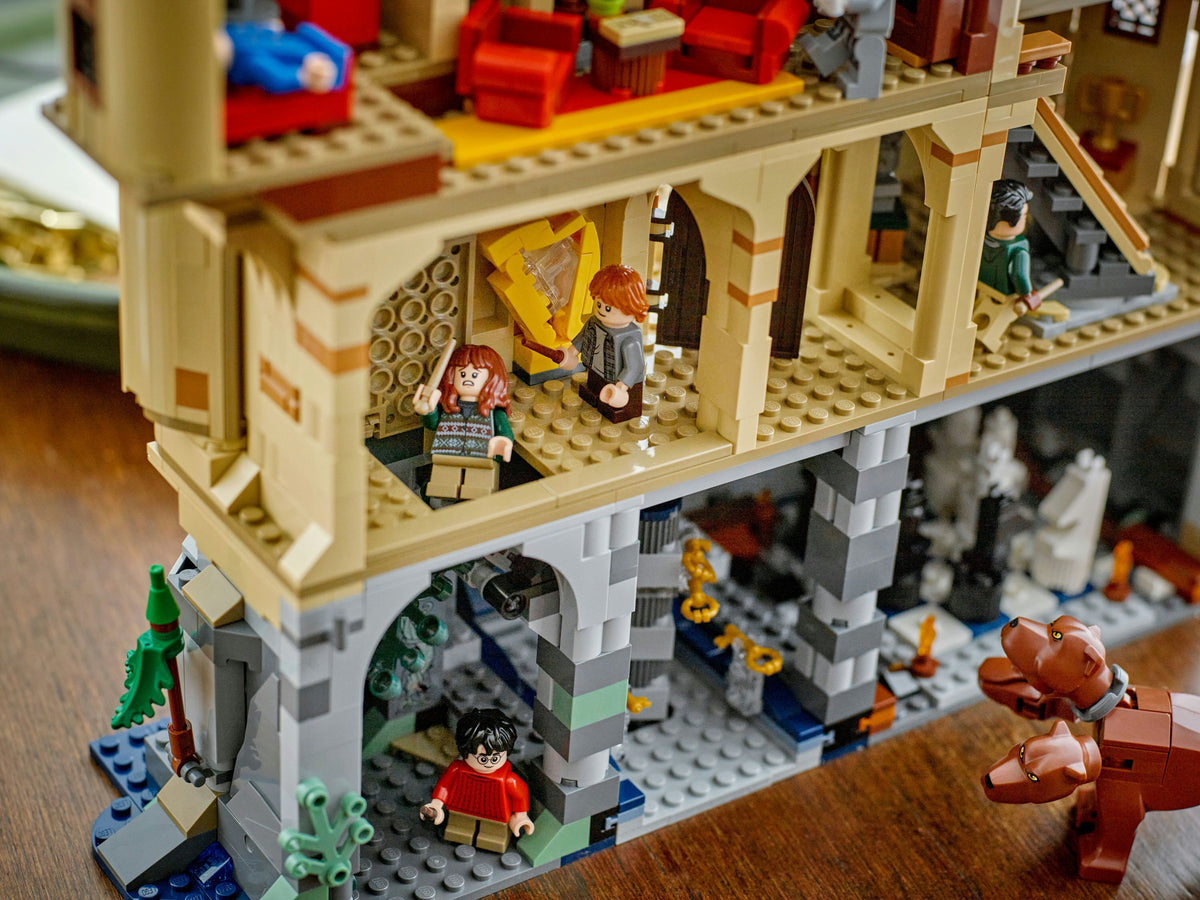 LEGO Harry Potter 76454 Tylypahkan linna: Päärakennuksen torni – kuva 16