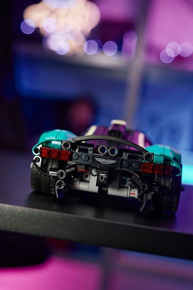 LEGO Technic 42208 Aston Martin Valkyrie