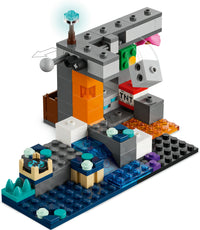 LEGO Minecraft 21274 Vartijan kohtaaminen – kuva 4