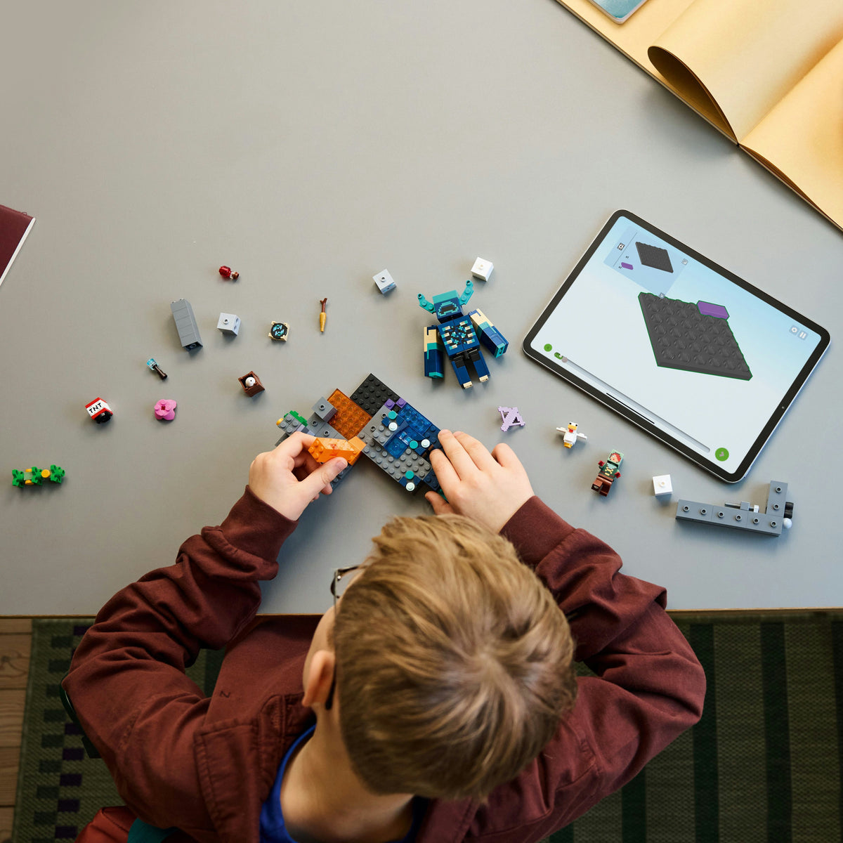 LEGO Minecraft 21274 Vartijan kohtaaminen – kuva 5