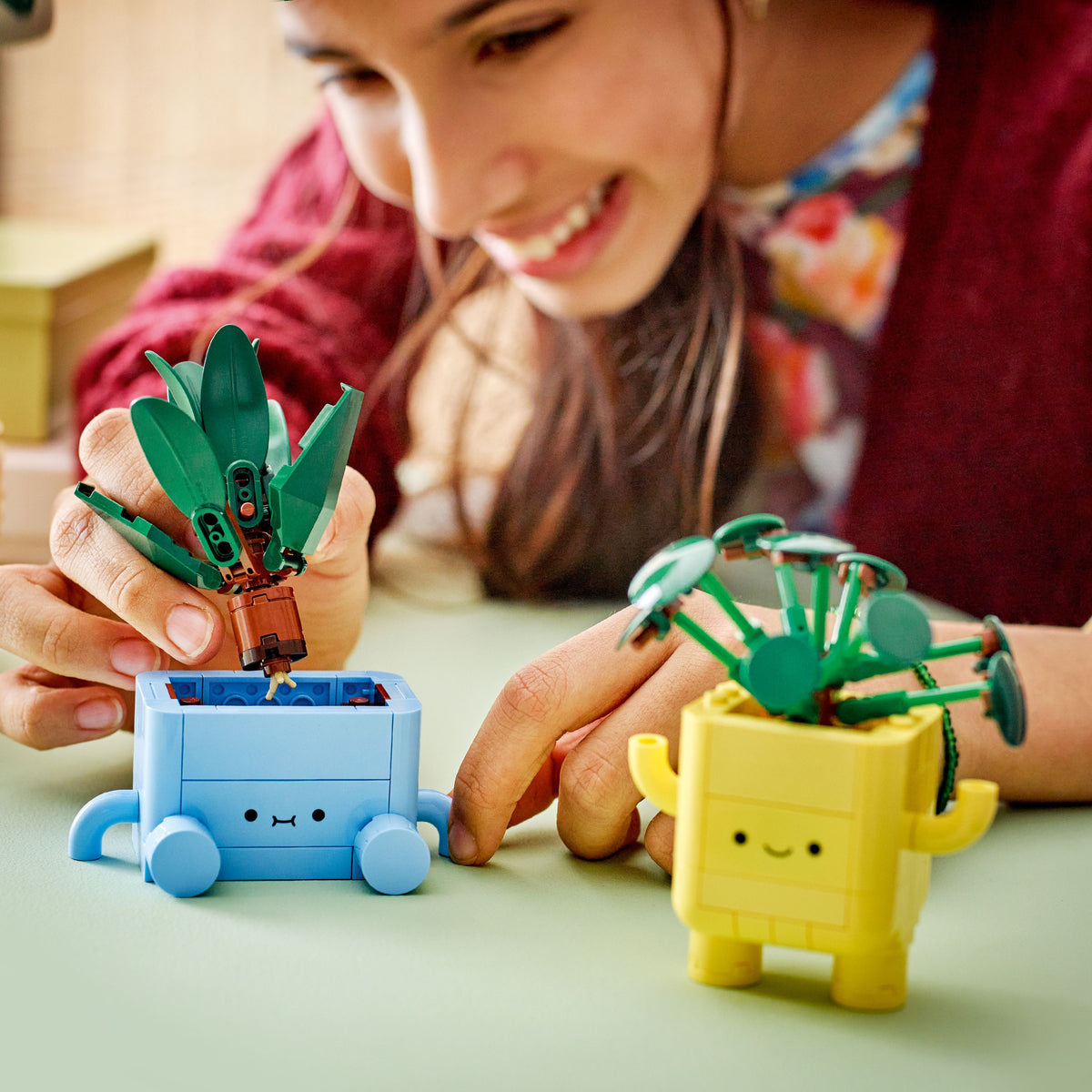 LEGO Botanicals 10349 Iloiset kasvit – kuva 3