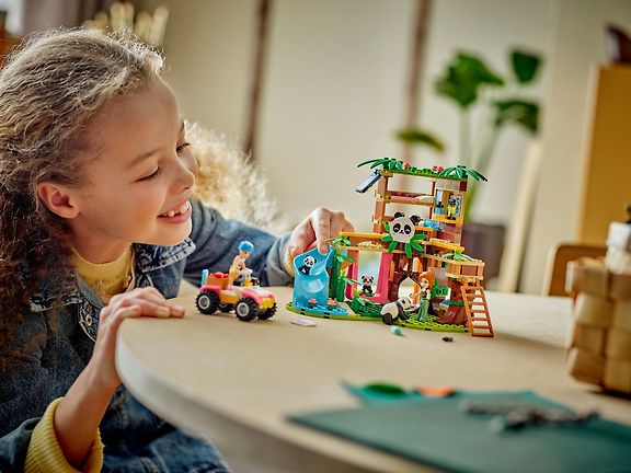 LEGO Friends 42648 Pandahoitola