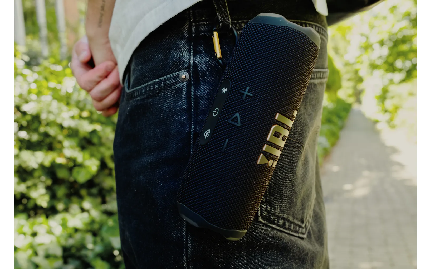 JBL Flip 7 Tomorrowland Edition Bluetooth-kaiutin, musta