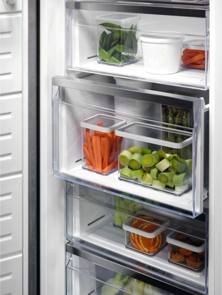 Electrolux LUS7MD28X kaappipakastin, teräs