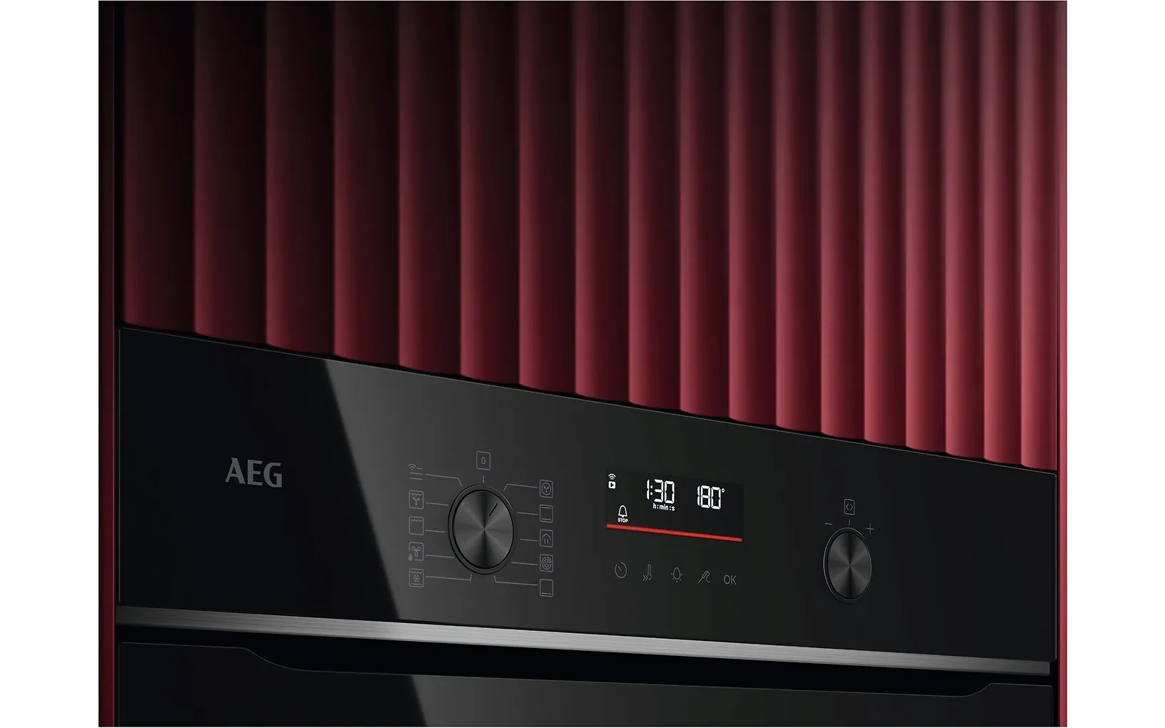 AEG TA5PB53WAB 5000 SurroundCook SteamBake multifunktionsugn, svart