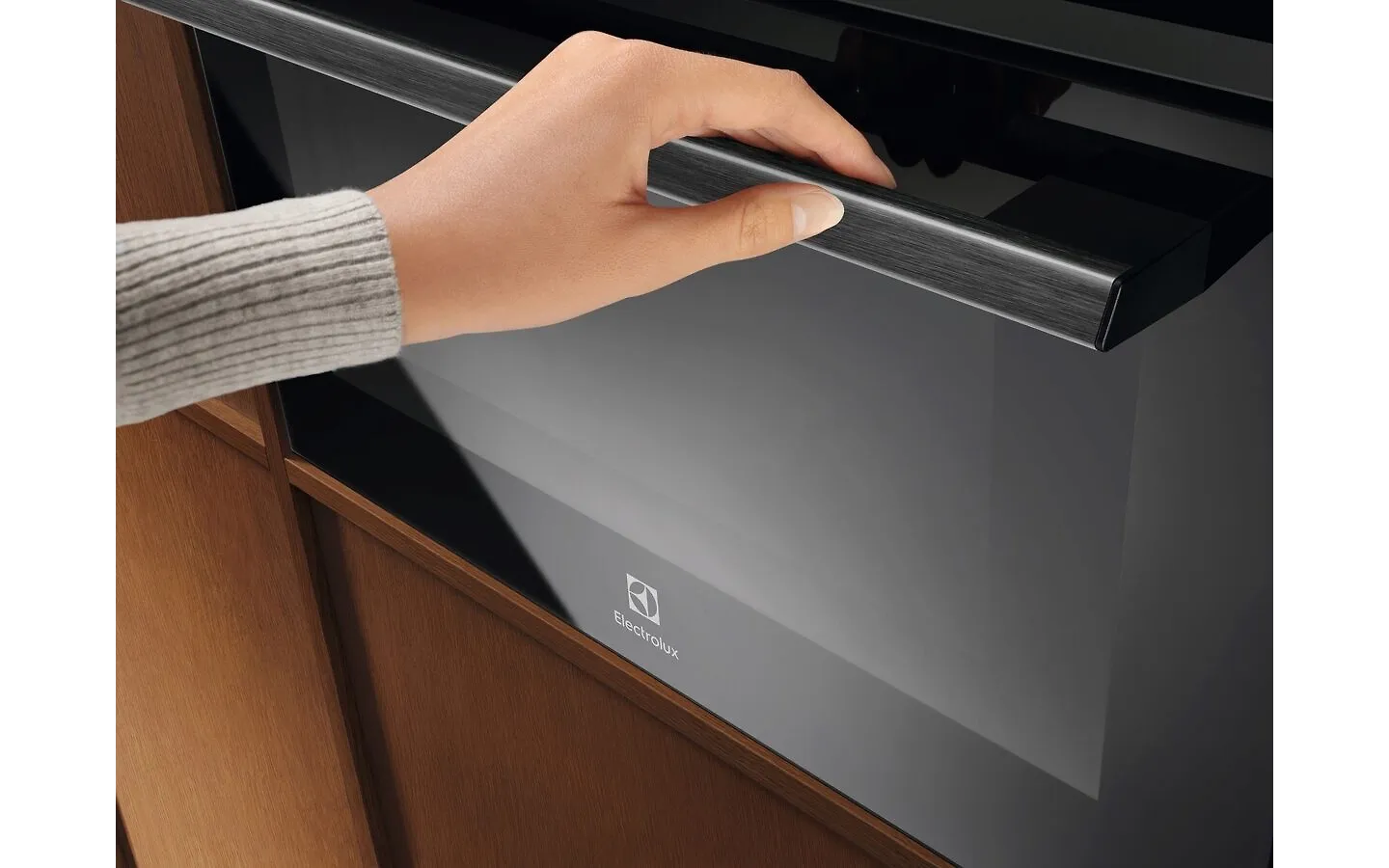 Electrolux COM800CB 600 CombiQuick yhdistelmäuuni, musta