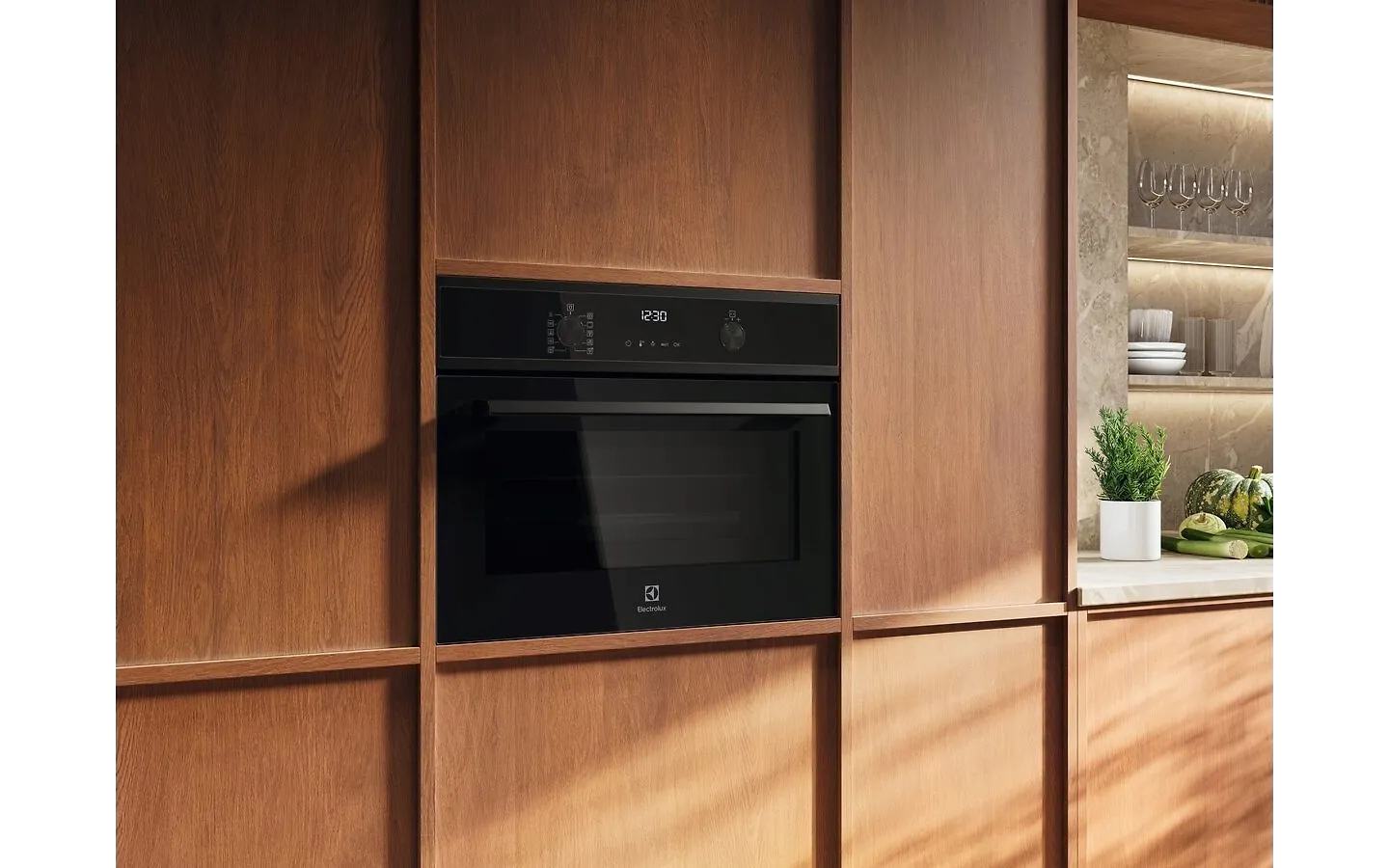 Electrolux COM800CB 600 CombiQuick yhdistelmäuuni, musta