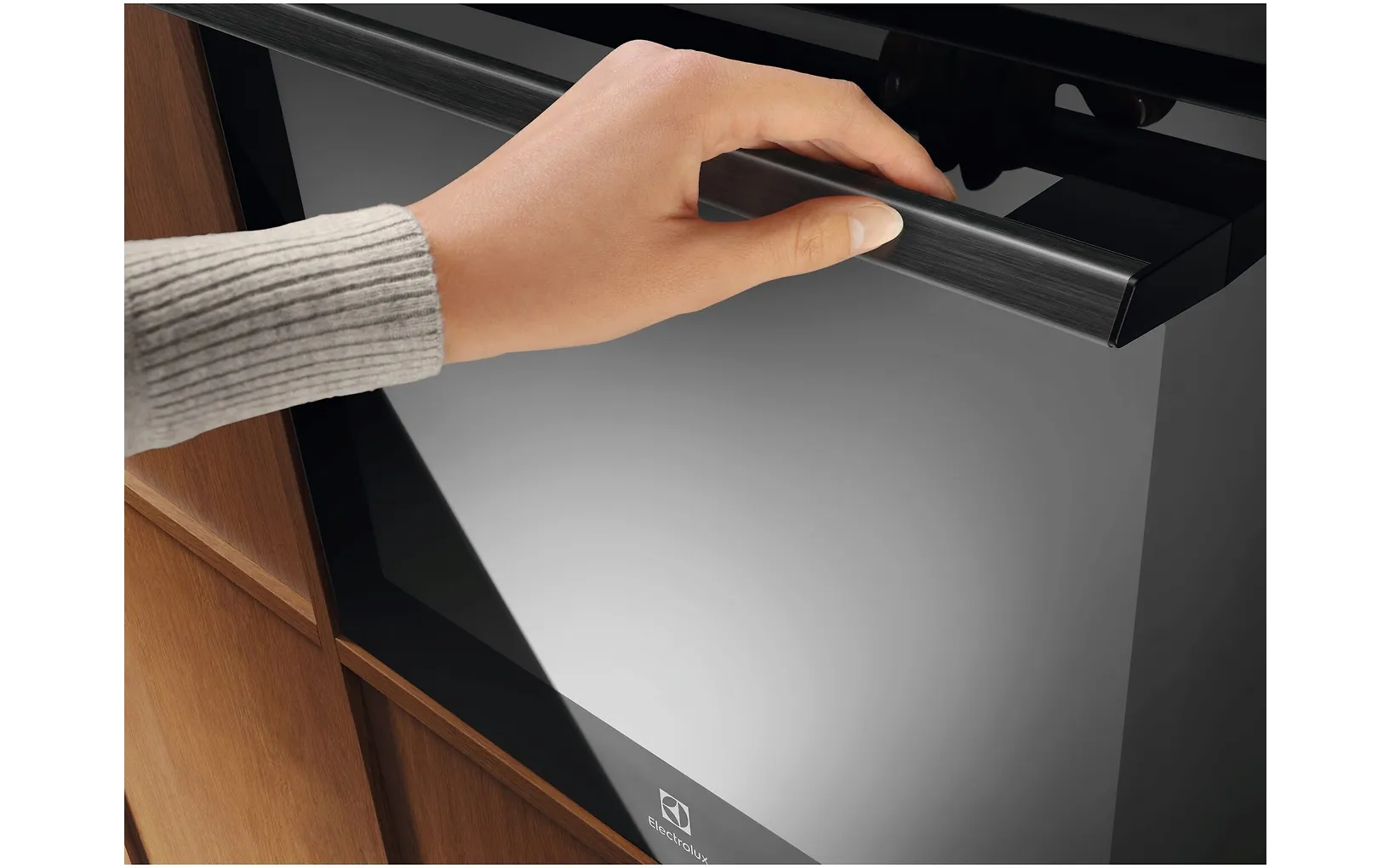 Electrolux COP840B 600 SenseCook SteamCrisp multifunktionsugn, svart
