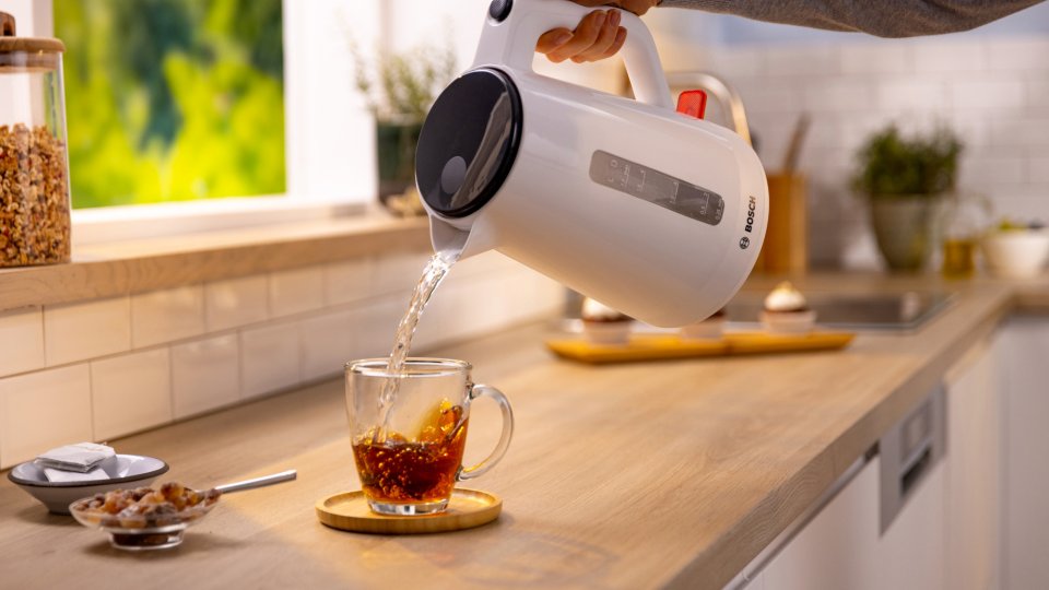 Bosch MyMoment TWK1M121 vedenkeitin, valkoinen