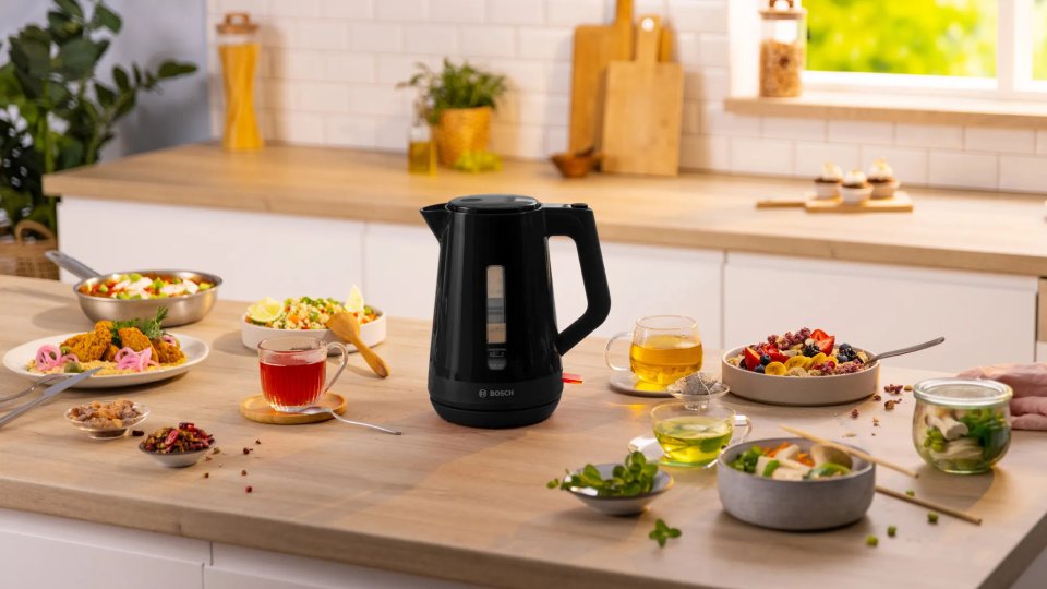 Bosch MyMoment TWK1M123 vedenkeitin, musta