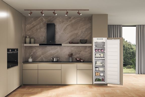 Whirlpool WHSD18F013D1 integroitava kaappipakastin – kuva 8