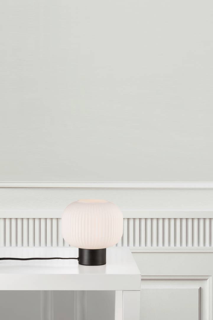Milford bordslampa svart