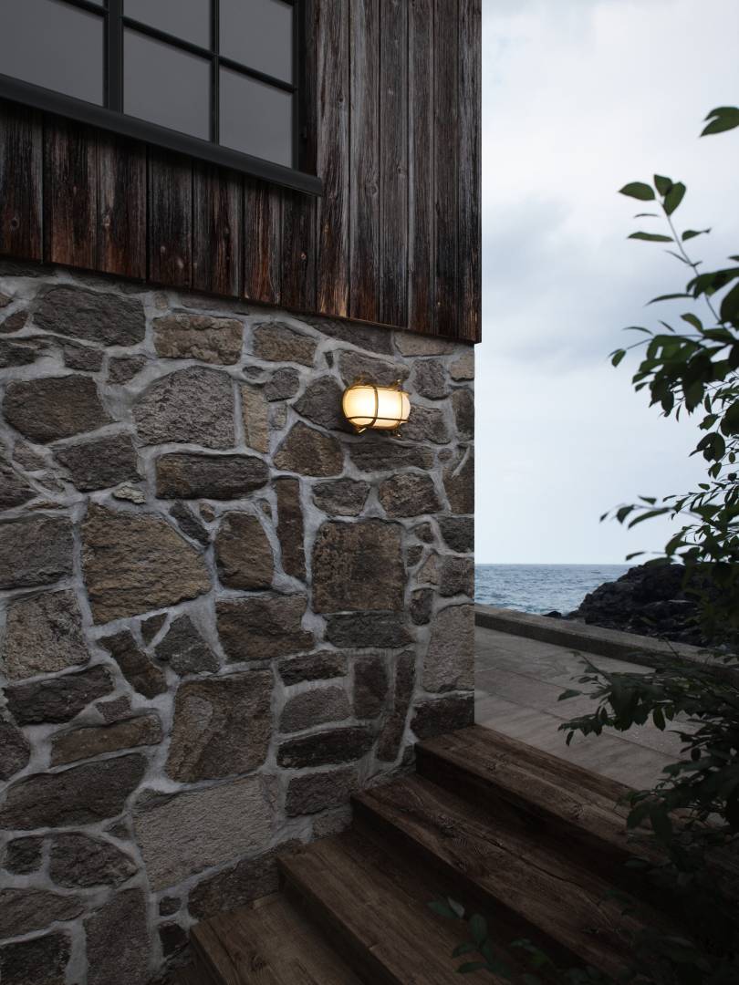 Helford ulkoseinävalaisin messinki
