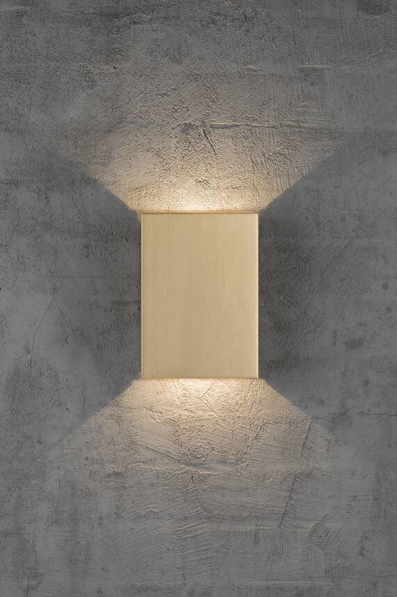 Fold 15 IP54 seinävalaisin messinki