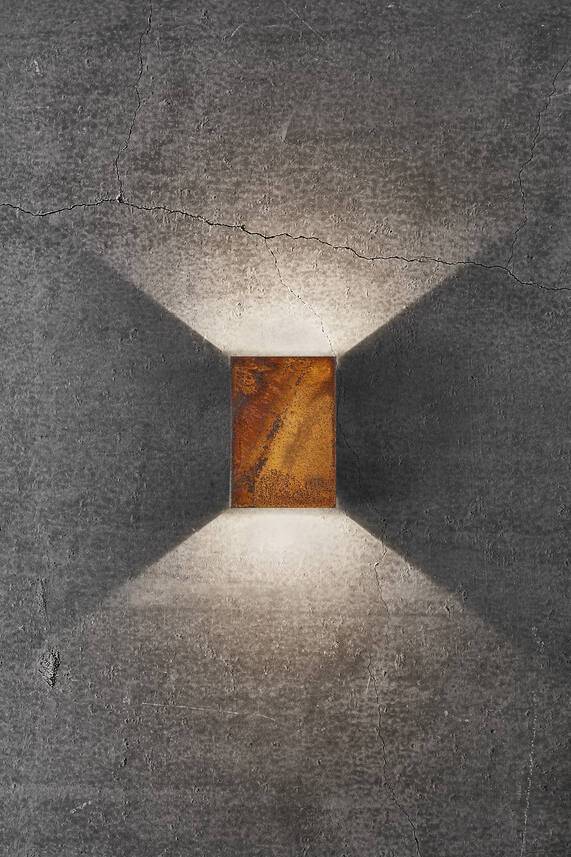 Fold 10 IP54 seinävalaisin corten