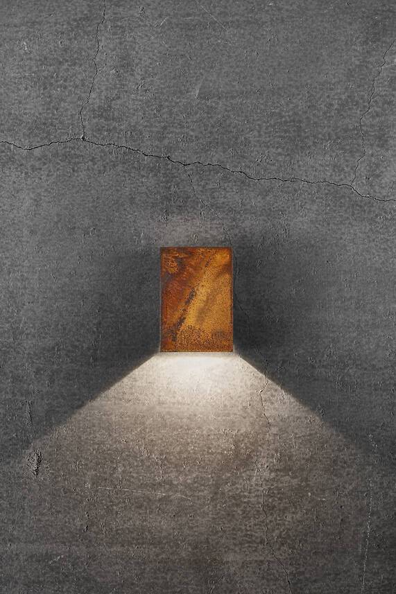 Fold 10 IP54 seinävalaisin corten