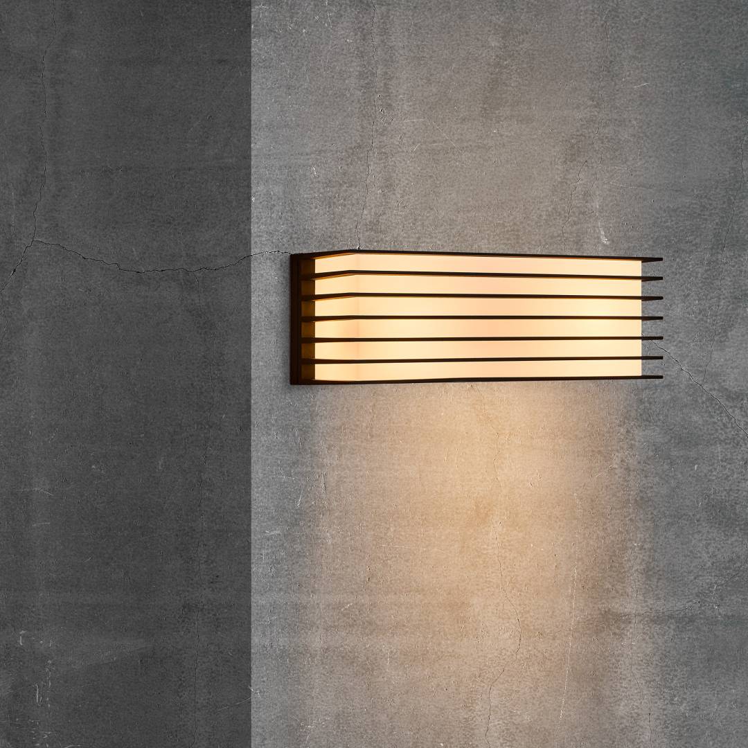 Fluctus 28 vägglampa svart