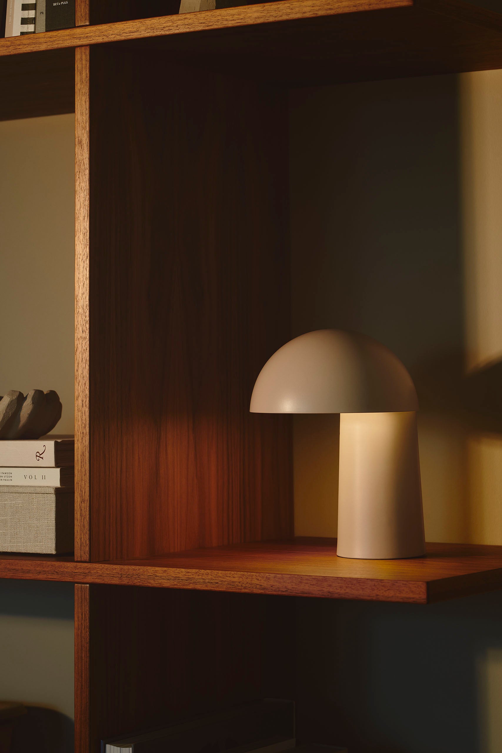Faye Portable ladattava pöytävalaisin beige