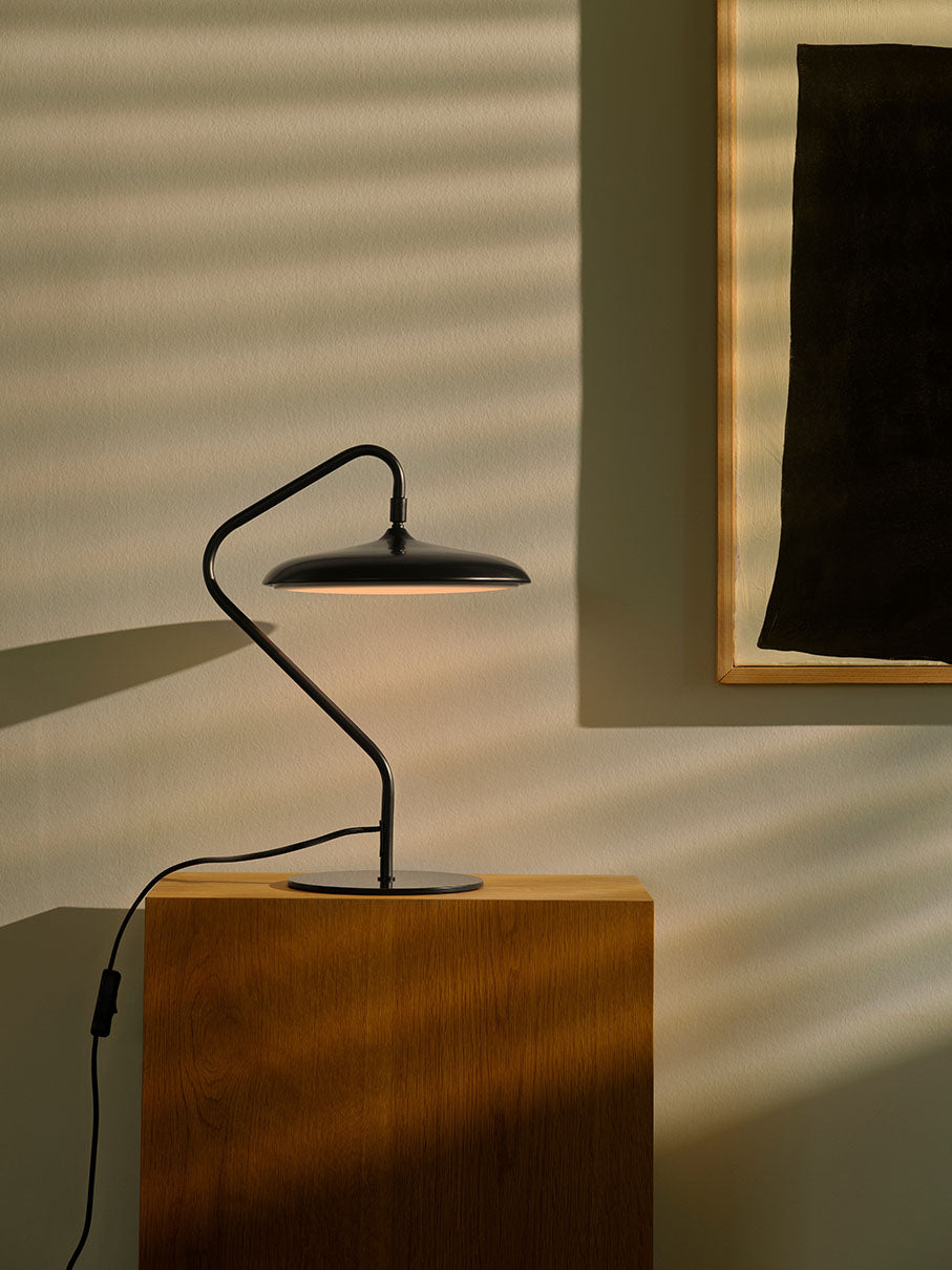 Artist bordslampa svart