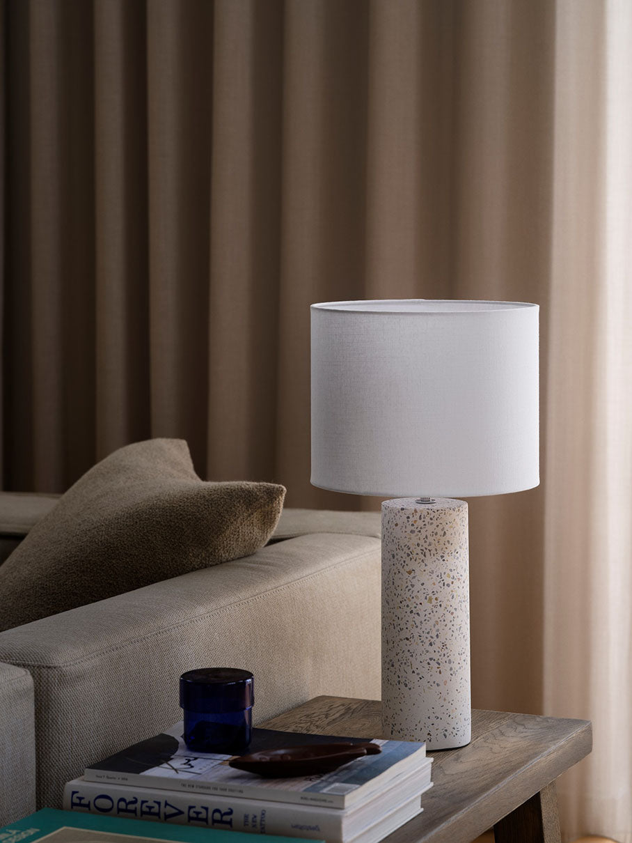 Antiga bordslampa vit