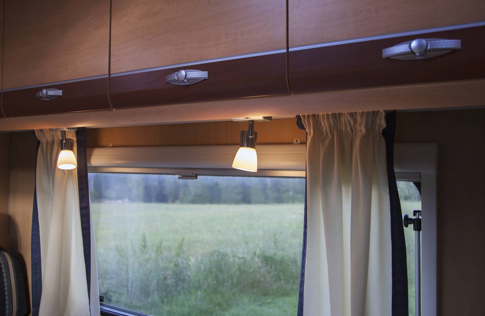 Star Trading LED-lamppu E14 P45 Low Voltage 2700K 250lm