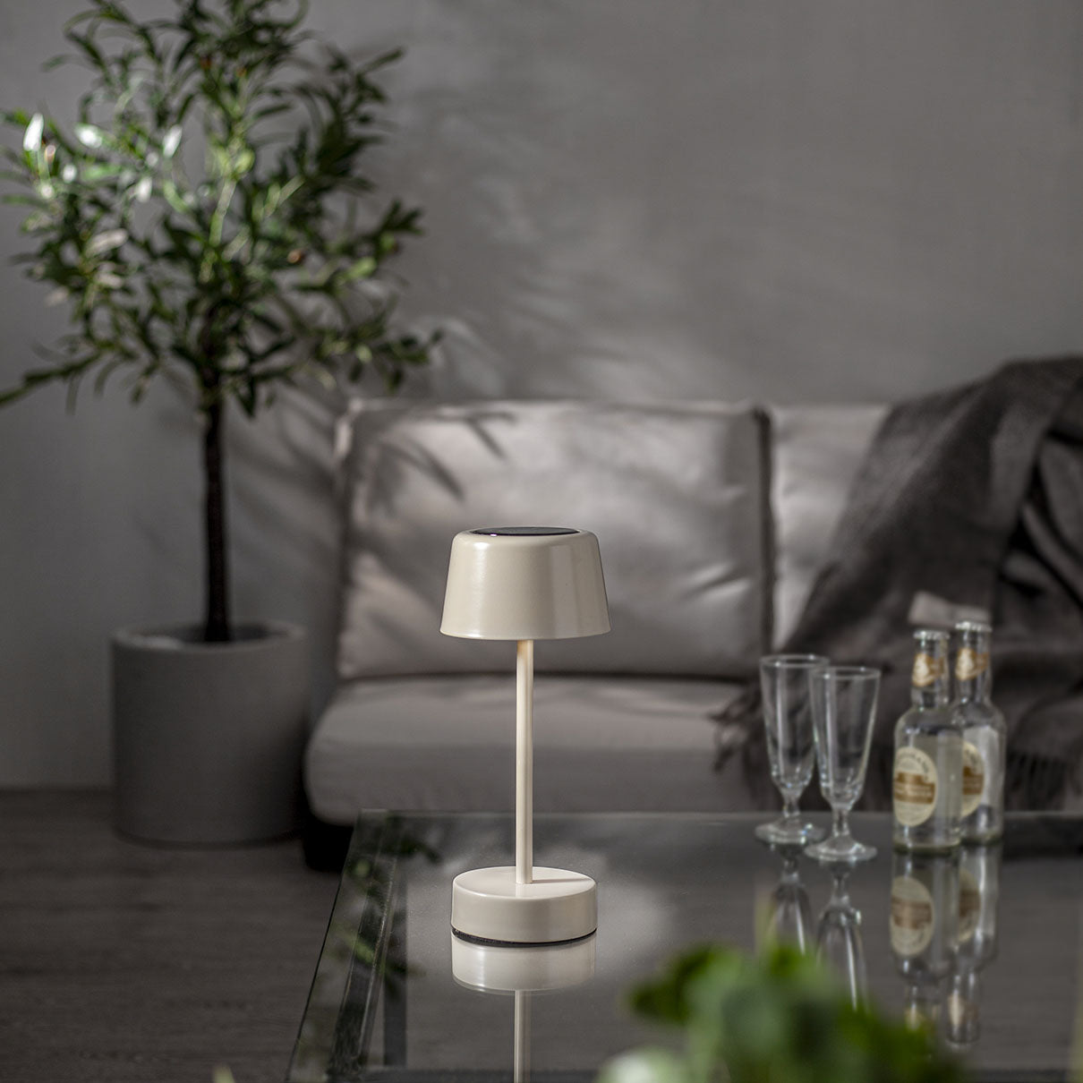 Solei solcellslampa beige