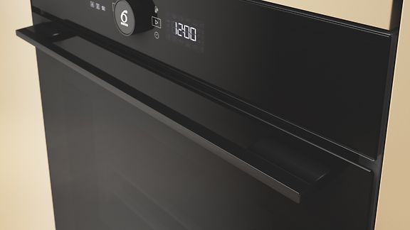 Whirlpool WOI5S8HM2SBA Absolute erillisuuni, musta